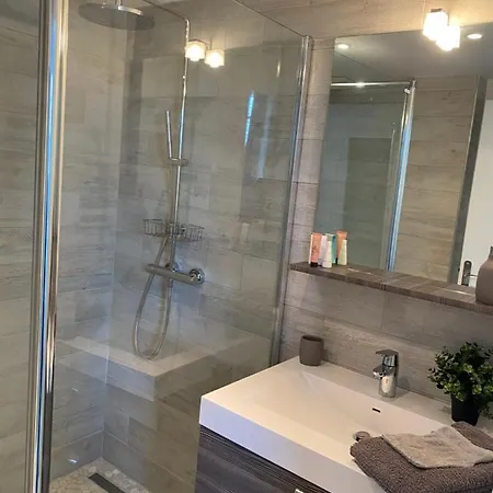 Montagnards Δωμάτια σε οικογενειακή κατοικία *